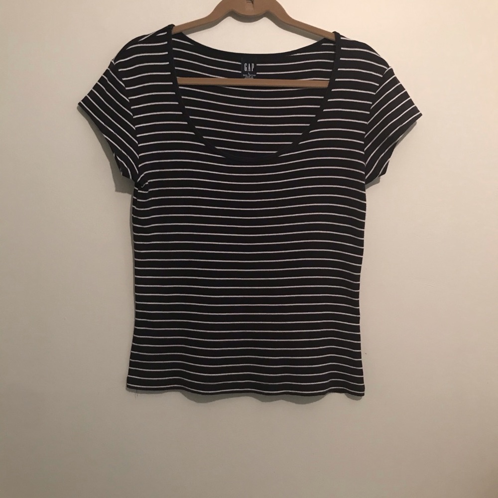 ⚓️Navy& white striped Gap top